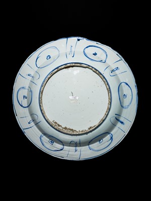 Lot 162 - A BLUE AND WHITE KRAAK ‘DEER’ BRACKET-LOBED DISH, WANLI PERIOD