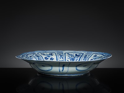 Lot 162 - A BLUE AND WHITE KRAAK ‘DEER’ BRACKET-LOBED DISH, WANLI PERIOD