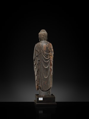 Lot 126 - A CYPRESS WOOD FIGURE OF AMIDA NYORAI, KAMAKURA PERIOD, 13TH-14TH CENTURY