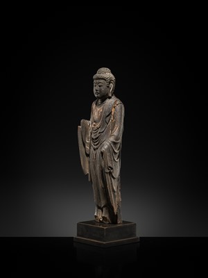 Lot 126 - A CYPRESS WOOD FIGURE OF AMIDA NYORAI, KAMAKURA PERIOD, 13TH-14TH CENTURY