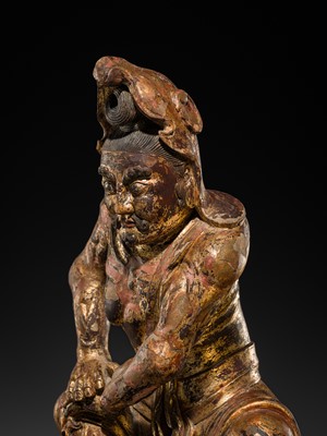 Lot 128 - A GILT AND POLYCHROME-WOOD FIGURE OF A GUARDIAN KING, KAMAKURA PERIOD