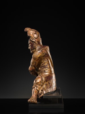 Lot 128 - A GILT AND POLYCHROME-WOOD FIGURE OF A GUARDIAN KING, KAMAKURA PERIOD