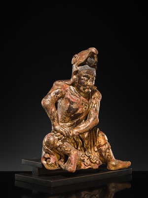 Lot 128 - A GILT AND POLYCHROME-WOOD FIGURE OF A GUARDIAN KING, KAMAKURA PERIOD