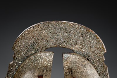 Lot 137 - A SUPERB MOTHER-OF-PEARL-INLAID WOOD KURA (SADDLE), EDO PERIOD