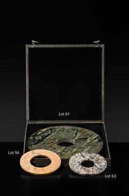 Lot 63 - AN UNUSUAL BLACK AND WHITE ‘STRIPED’ MARBLE DISK, BI, LATE NEOLITHIC PERIOD-EARLY BRONZE AGE