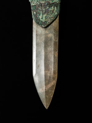 Lot 67 - A VERY RARE JADE HALBERD BLADE WITH BRONZE SHAFT, GE, LATE SHANG DYNASTY, ANYANG PHASE