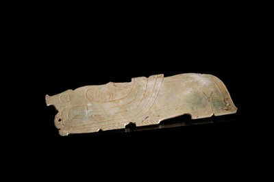 Lot 75 - A CELADON JADE ‘BIRD’ PENDANT, WESTERN ZHOU DYNASTY, 11TH-10TH CENTURY BC