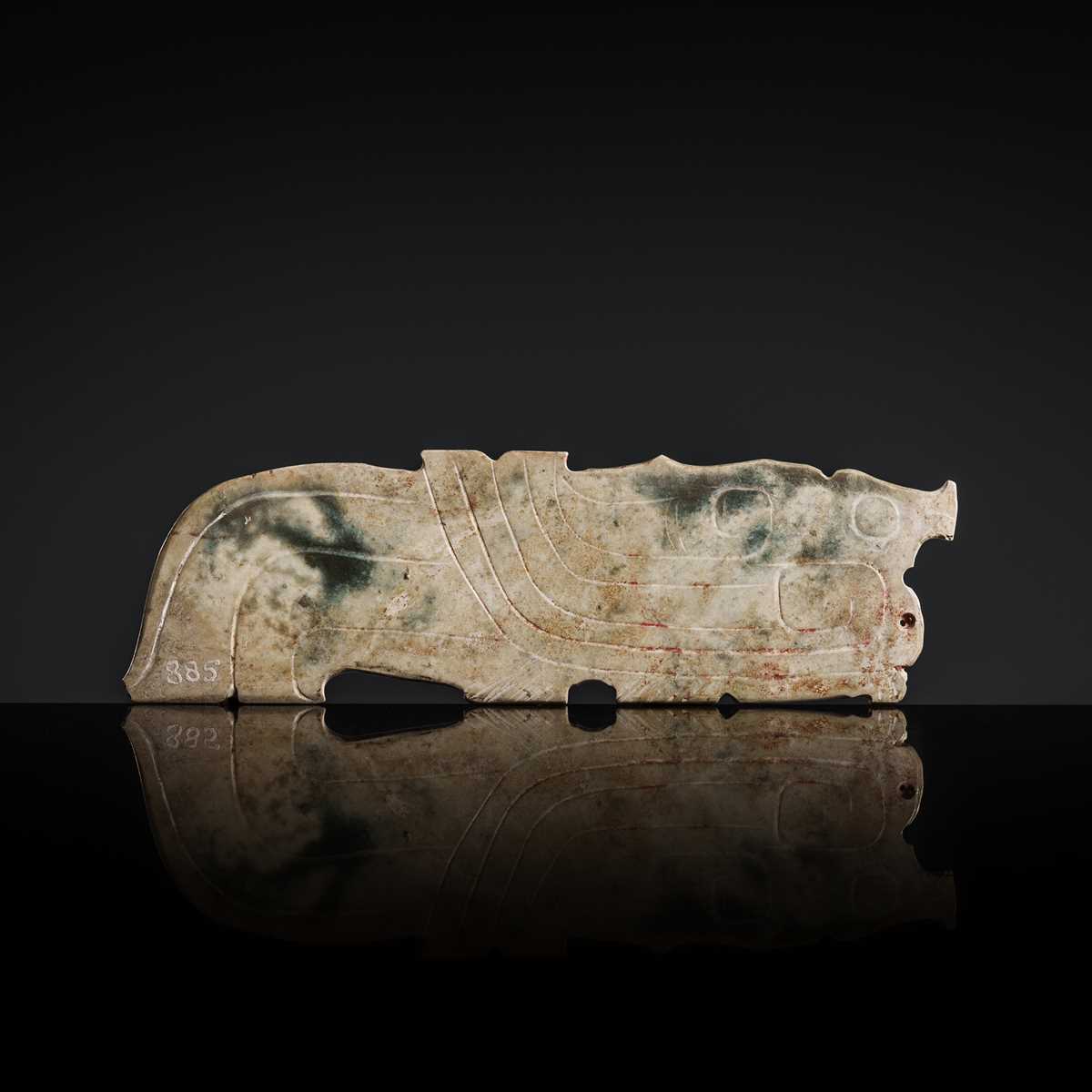 Lot 75 - A CELADON JADE ‘BIRD’ PENDANT, WESTERN ZHOU DYNASTY, 11TH-10TH CENTURY BC