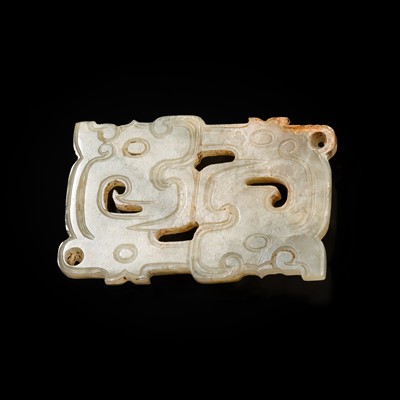 Lot 76 - A WHITE AND RUSSET JADE ‘DOUBLE-DRAGON’ PENDANT, LATE WESTERN ZHOU DYNASTY
