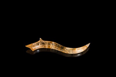 Lot 201 - A ROCK CRYSTAL ‘DRAGON’ PENDANT, LATE SPRING AND AUTUMN PERIOD