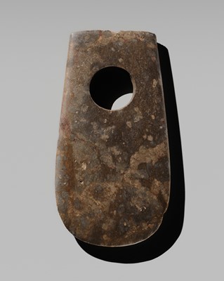 Lot 223 - A MOTTLED BROWN STONE AXE, NEOLITHIC, SONGZE OR LIANGZHU CULTURE