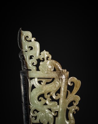 Lot 98 - A SUPERB CELADON AND BLACK JADE ‘CHILONG AND PHOENIX’ OPENWORK PLAQUE, HAN DYNASTY