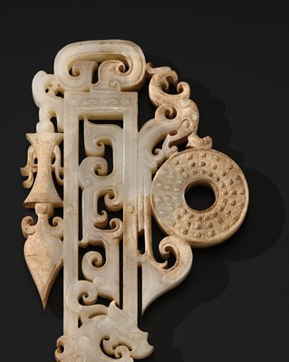 Lot 95 - A WHITE AND RUSSET ‘PHOENIX AND DRAGON’ JADE ORNAMENT, HAN DYNASTY