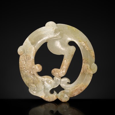 Lot 248 - A CELADON JADE ‘DRAGON’ PENDANT, EASTERN ZHOU TO WARRING STATES PERIOD