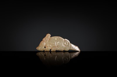 Lot 70 - A CELADON JADE ‘KUI DRAGON’ PENDANT, WESTERN ZHOU DYNASTY