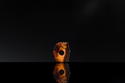 Lot 97 - A RUSSET JADE ‘CHILONG AND PHOENIX’ ARCHER’S RING PENDANT, SHE, HAN DYNASTY