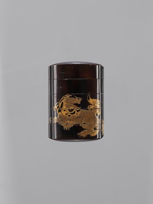 Lot 445 - A GILT AND BLACK LACQUER FOUR-CASE INRO DEPICTING SHISHI