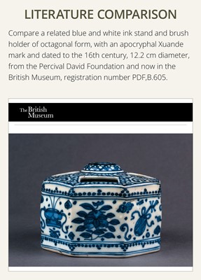 Lot 17 - A BLUE AND WHITE DRUM-FORM BRUSH AND INK STAND, MING DYNASTY