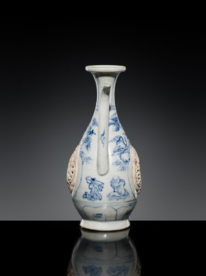 Lot 186 - A RETICULATED BLUE AND WHITE EWER, LÊ DYNASTY, LATE 15TH CENTURY, FROM THE HOI AN HOARD