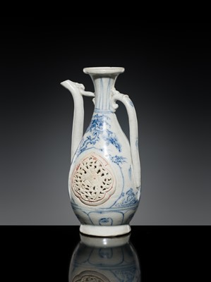Lot 186 - A RETICULATED BLUE AND WHITE EWER, LÊ DYNASTY, LATE 15TH CENTURY, FROM THE HOI AN HOARD