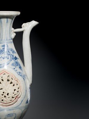 Lot 186 - A RETICULATED BLUE AND WHITE EWER, LÊ DYNASTY, LATE 15TH CENTURY, FROM THE HOI AN HOARD