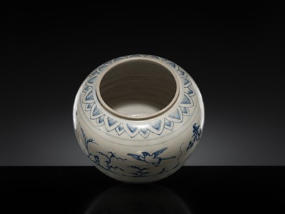 Lot 187 - A BLUE AND WHITE JAR AND COVER, LÊ DYNASTY, LATE 15TH CENTURY, FROM THE HOI AN HOARD