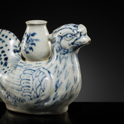 Lot 37 - A BLUE AND WHITE ‘COCKEREL’ EWER, LÊ DYNASTY, LATE 15TH CENTURY, FROM THE HOI AN HOARD