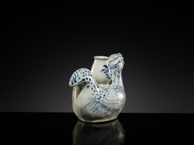 Lot 37 - A BLUE AND WHITE ‘COCKEREL’ EWER, LÊ DYNASTY, LATE 15TH CENTURY, FROM THE HOI AN HOARD