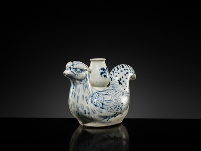 Lot 37 - A BLUE AND WHITE ‘COCKEREL’ EWER, LÊ DYNASTY, LATE 15TH CENTURY, FROM THE HOI AN HOARD