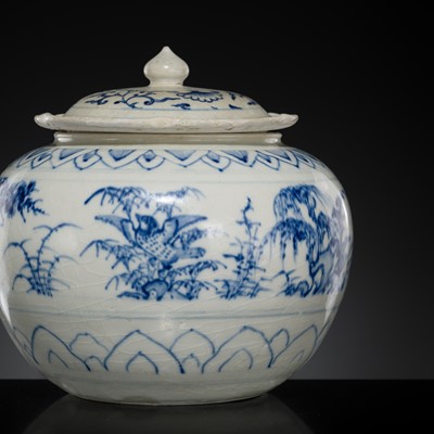 Lot 36 - A BLUE AND WHITE JAR AND COVER, LÊ DYNASTY, LATE 15TH CENTURY, FROM THE HOI AN HOARD