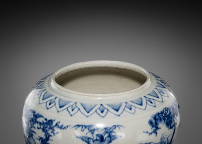 Lot 36 - A BLUE AND WHITE JAR AND COVER, LÊ DYNASTY, LATE 15TH CENTURY, FROM THE HOI AN HOARD