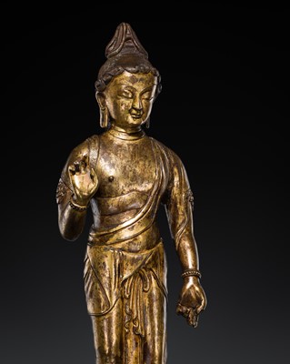 Lot 200 - A LARGE GILT BRONZE FIGURE OF A BODHISATTVA, 20TH CENTURY OR EARLIER