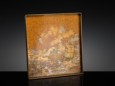 Lot 139 - A FINE SUZURIBAKO (WRITING BOX) DEPICTING A HORAGAI, EDO PERIOD