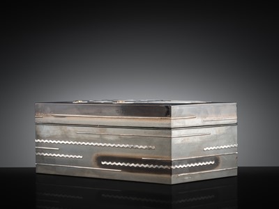 Lot 141 - A FINE METAL-INLAID LACQUER ‘FRESHWATER ANGELFISH’ BOX AND COVER, SHOWA ERA