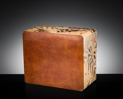 Lot 140 - A LACQUER BUNKO (DOCUMENT BOX), FIRST HALF OF THE 20TH CENTURY