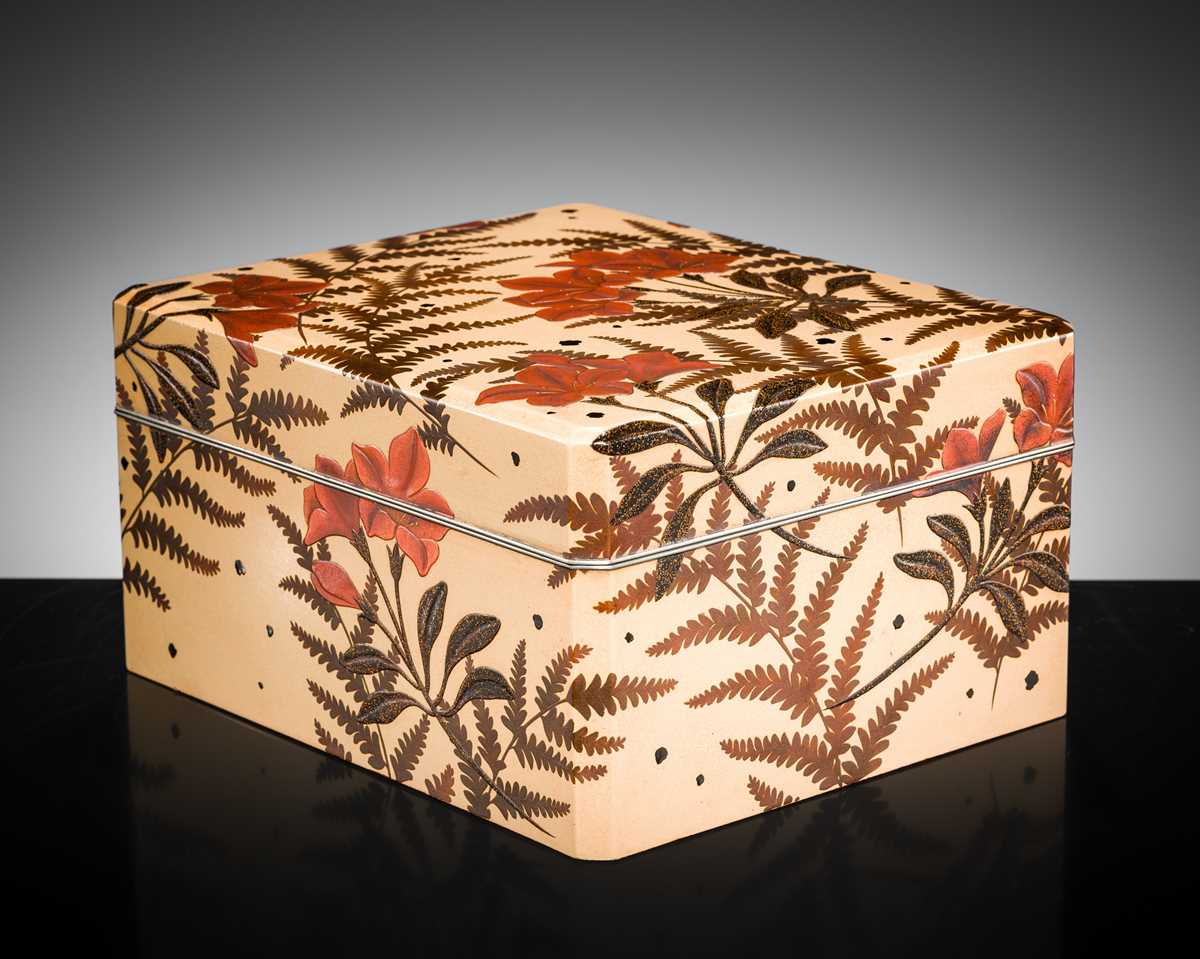 Lot 140 - A LACQUER BUNKO (DOCUMENT BOX), FIRST HALF OF THE 20TH CENTURY