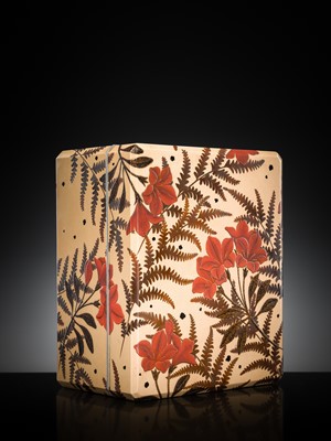 Lot 140 - A LACQUER BUNKO (DOCUMENT BOX), FIRST HALF OF THE 20TH CENTURY