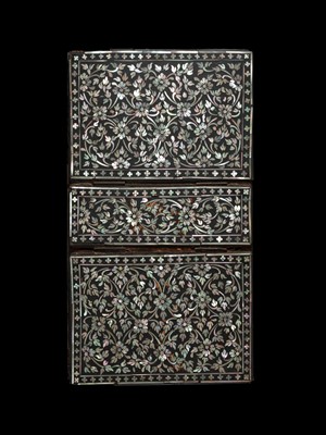 Lot 119 - A MOTHER-OF-PEARL INLAID LACQUER DOUBLE-LIDDED BOX, RATTANAKOSIN PERIOD