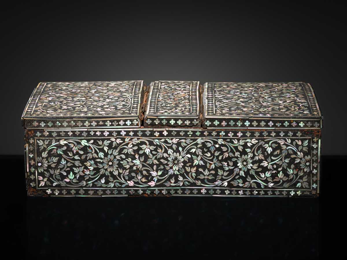 Lot 119 - A MOTHER-OF-PEARL INLAID LACQUER DOUBLE-LIDDED BOX, RATTANAKOSIN PERIOD