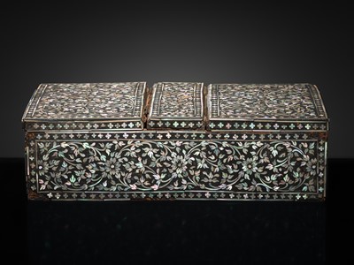 Lot 119 - A MOTHER-OF-PEARL INLAID LACQUER DOUBLE-LIDDED BOX, RATTANAKOSIN PERIOD