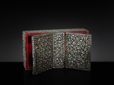 Lot 119 - A MOTHER-OF-PEARL INLAID LACQUER DOUBLE-LIDDED BOX, RATTANAKOSIN PERIOD