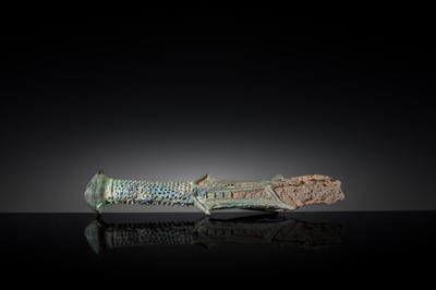 Lot 193 - A BRONZE DAGGER HILT, DIAN KINGDOM, WARRING STATES-WESTERN HAN