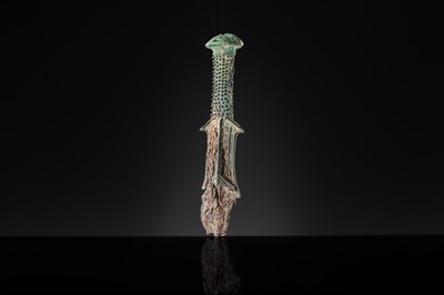 Lot 193 - A BRONZE DAGGER HILT, DIAN KINGDOM, WARRING STATES-WESTERN HAN