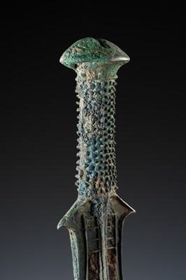 Lot 193 - A BRONZE DAGGER HILT, DIAN KINGDOM, WARRING STATES-WESTERN HAN