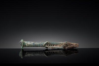 Lot 193 - A BRONZE DAGGER HILT, DIAN KINGDOM, WARRING STATES-WESTERN HAN