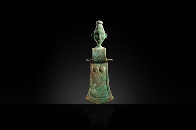 Lot 190 - A RARE BRONZE ‘COURTIER’ AXE-HEAD, WESTERN ZHOU DYNASTY