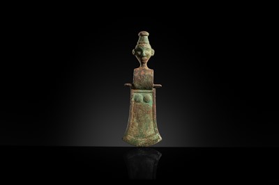 Lot 190 - A RARE BRONZE ‘COURTIER’ AXE-HEAD, WESTERN ZHOU DYNASTY