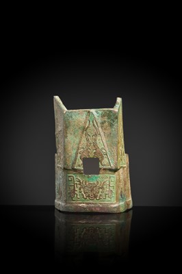 Lot 194 - A BRONZE FITTING, HAN DYNASTY OR EARLIER