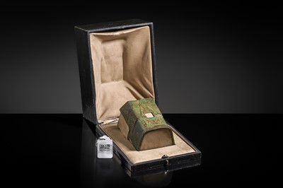 Lot 194 - A BRONZE FITTING, HAN DYNASTY OR EARLIER