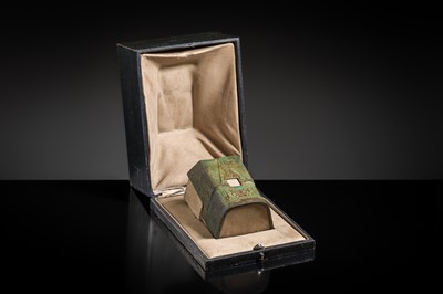 Lot 194 - A BRONZE FITTING, HAN DYNASTY OR EARLIER